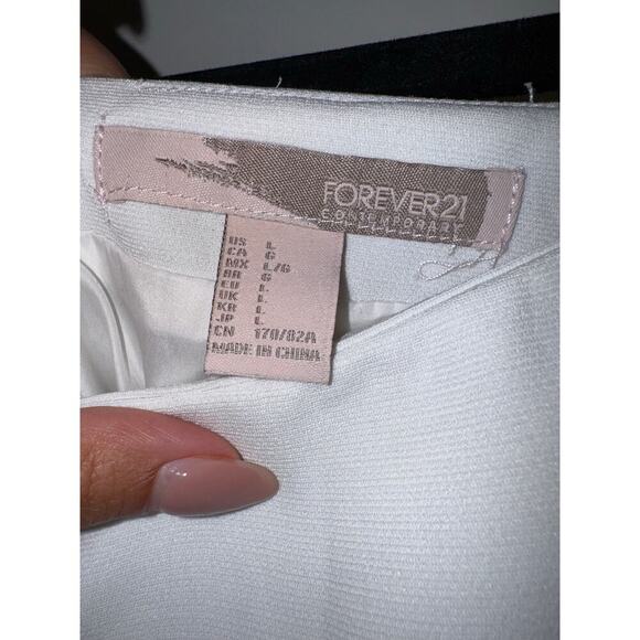 Forever 21 White Belted Silver Buckle Preppy Crepe Mini Skirt Size Large - Picture 4 of 5